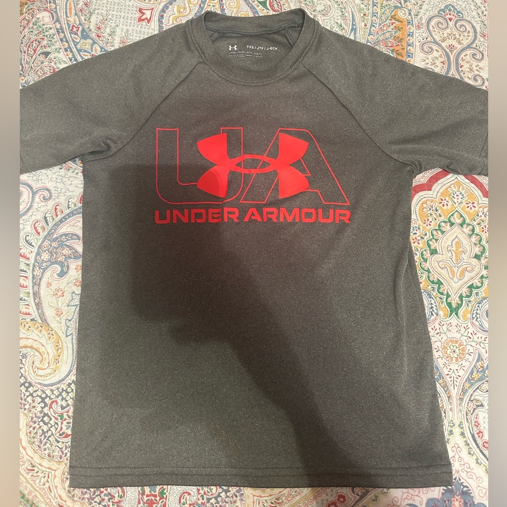 Boys Underarmour Dry Fit Shirt